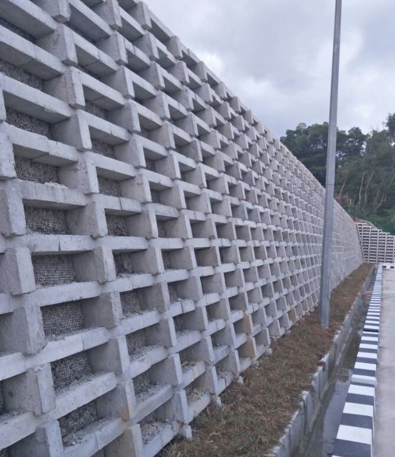 Interlocking Precast Concrete Wall