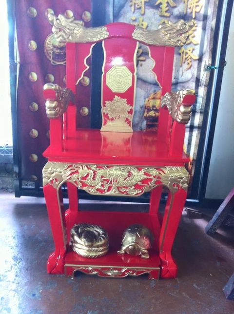 天神宝座 Wooden Chair with Gold Finish