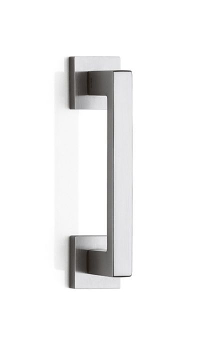 PLANET Q - Studio Olivari - L203R - Straight Pull Handle