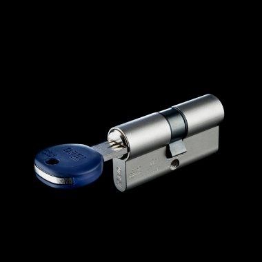 R6 Plus - Reversible key cylinders, mid-high bitting combinations