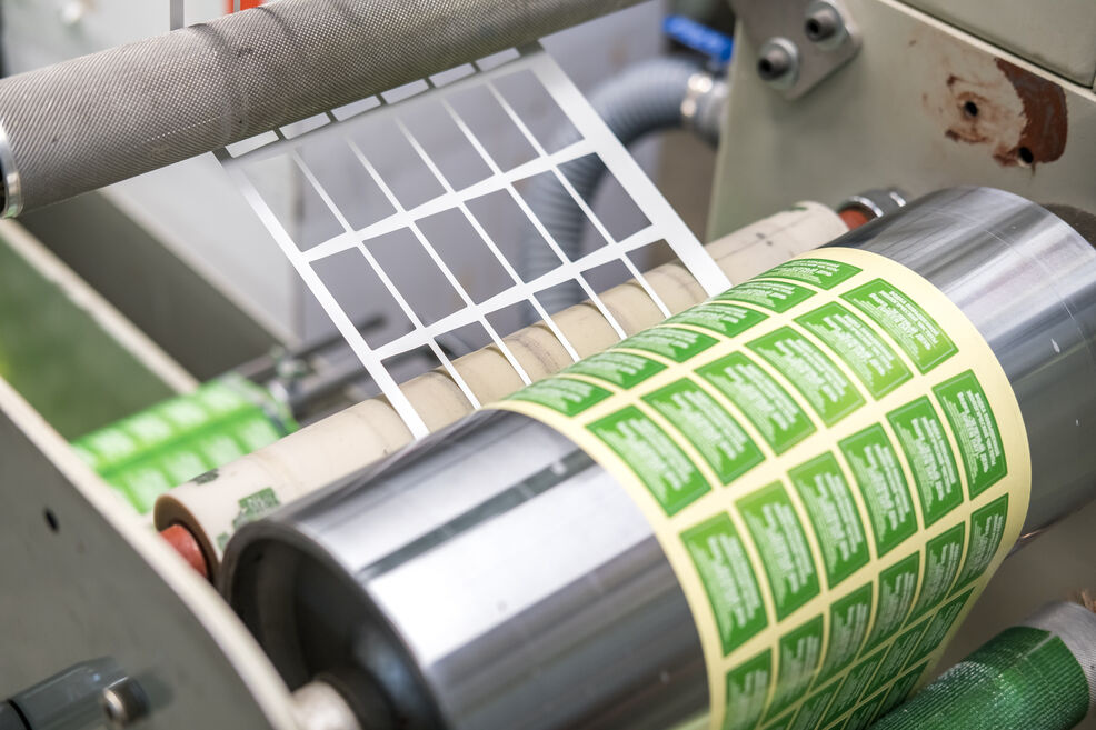 Custom label printing on an industrial printing press