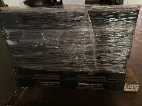 Re-conditioned Plastic Pallets