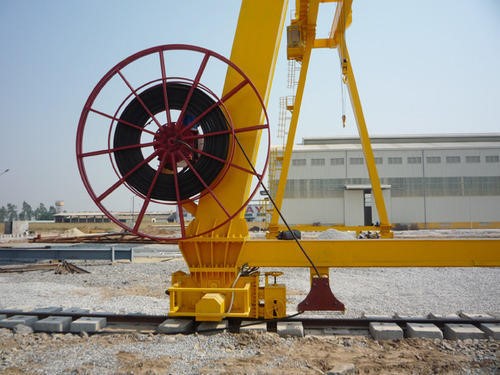 Cable reel for gantry cranes