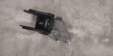 Suzuki SX4 Engine Mounting