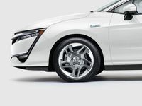 Honda Part No.: 08W18-TRT-100 18-in Alloy Wheel