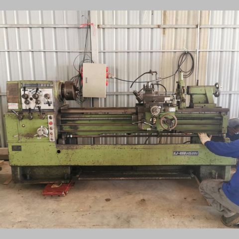 No.13 เครื่องกลึง Ecoca 460x1500 รูเพลา 58 มือ2