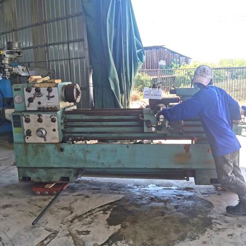 No.18 เครื่องกลึง Goodway 430x1500 รูเพลา 58 มือ2