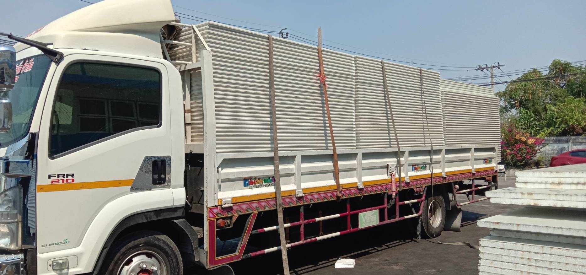6 Wheels Truck Rental Ratchaburi